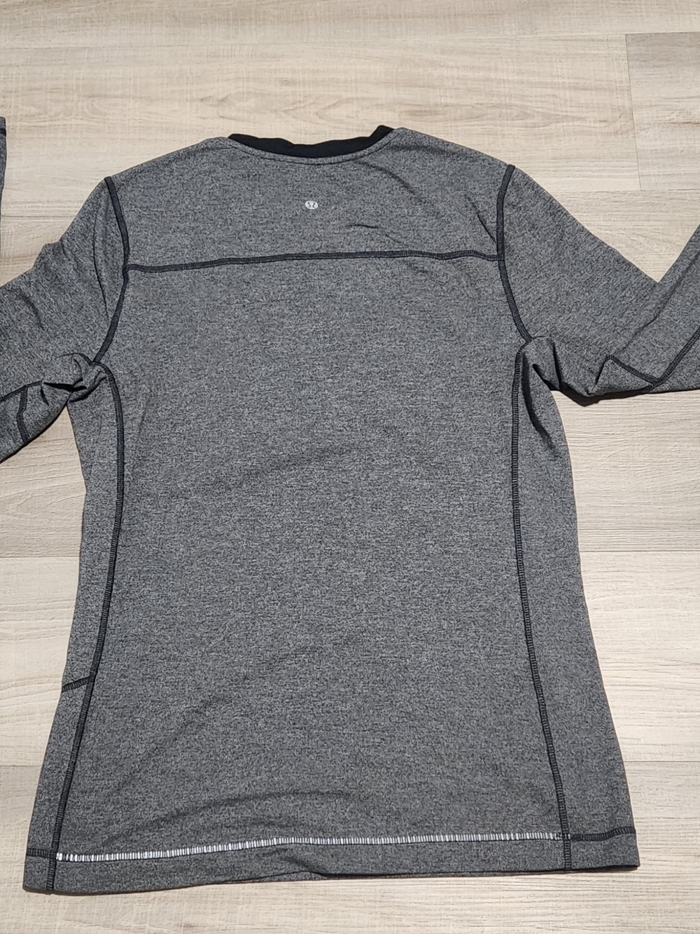 Lululemon Men's Metal Vent Tech Long Sleeve Shirt - Gray Heather